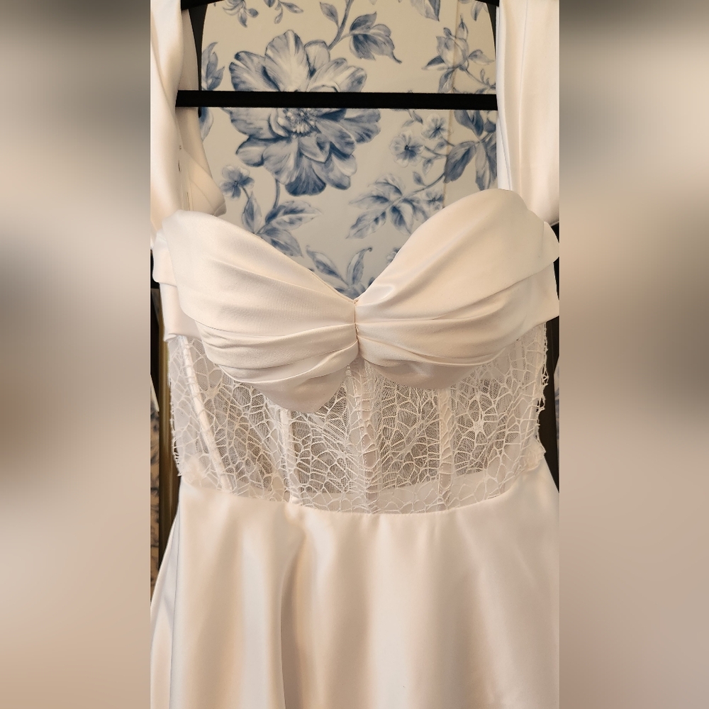 AW Bridal "AW Giona Wedding Dress," size 0 - Picture 9 of 12